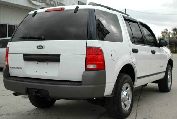 Ford Explorer 2004 photo 3