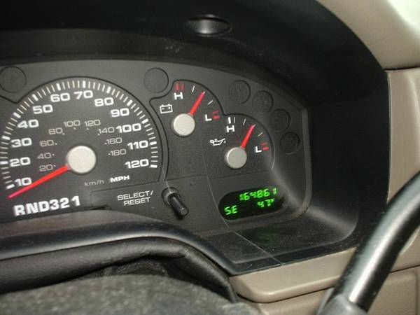 Ford Explorer 2004 photo 2