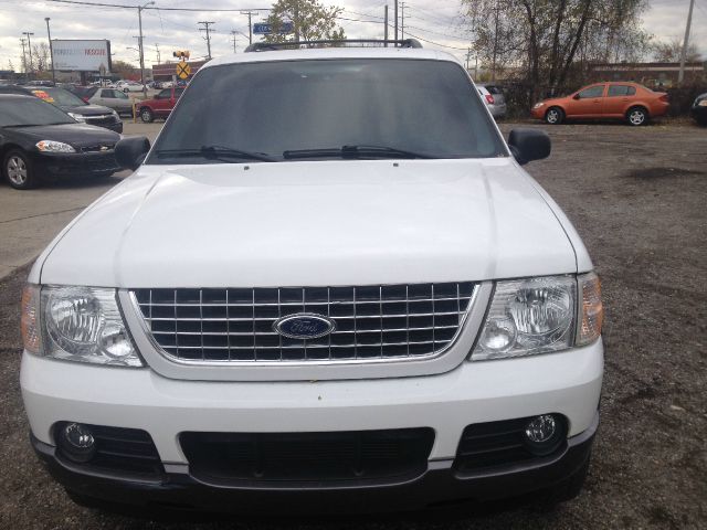 Ford Explorer 2004 photo 2