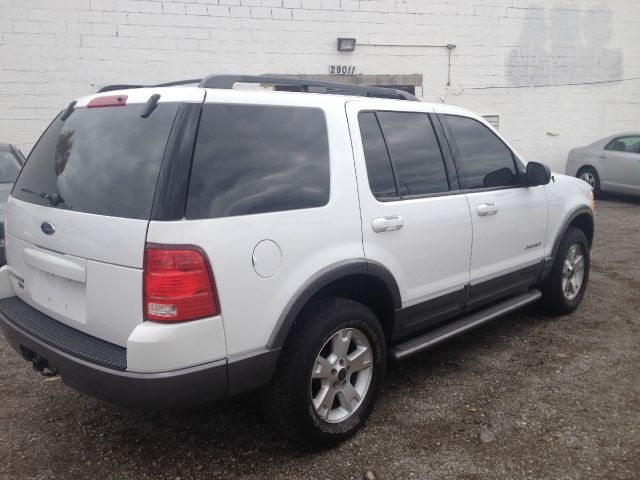 Ford Explorer 2004 photo 4
