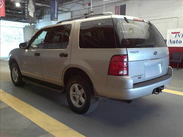 Ford Explorer 2004 photo 3