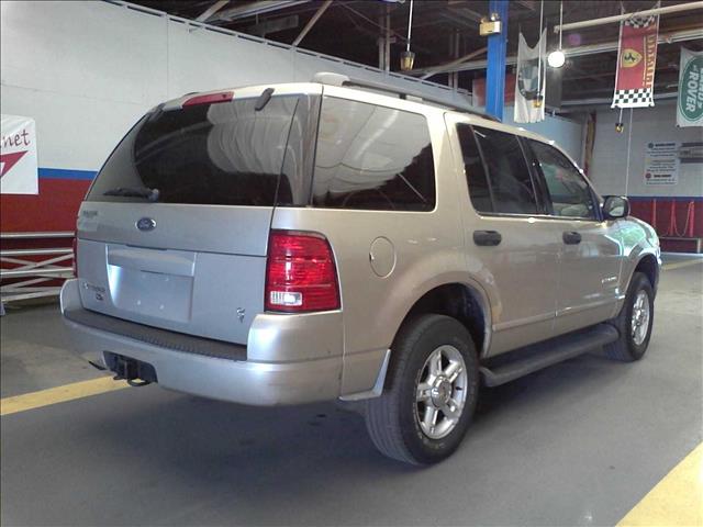 Ford Explorer 2004 photo 4