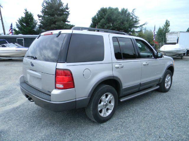 Ford Explorer 2004 photo 1