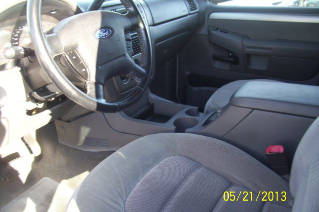 Ford Explorer 2004 photo 1