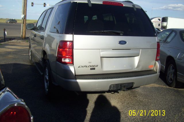 Ford Explorer 2004 photo 3