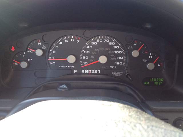 Ford Explorer 2004 photo 1