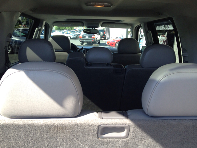 Ford Explorer 2004 photo 2