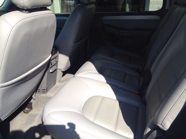 Ford Explorer 2004 photo 5