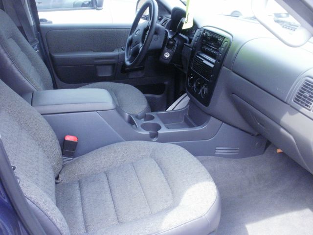 Ford Explorer 2500 4WD SUV