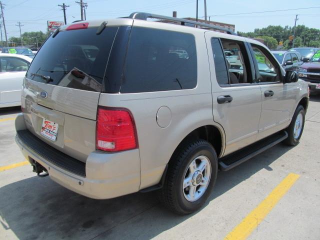 Ford Explorer 2004 photo 2