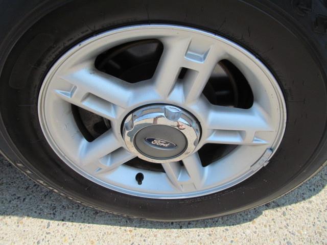 Ford Explorer 2004 photo 4