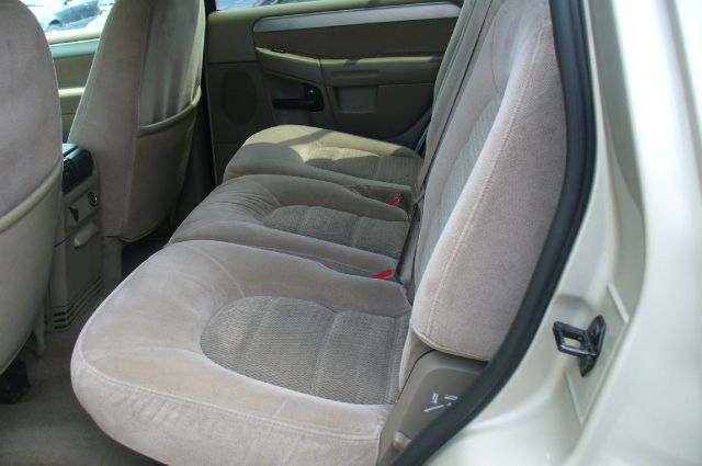 Ford Explorer 2004 photo 8