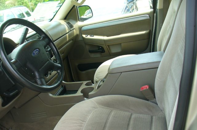 Ford Explorer 2004 photo 9