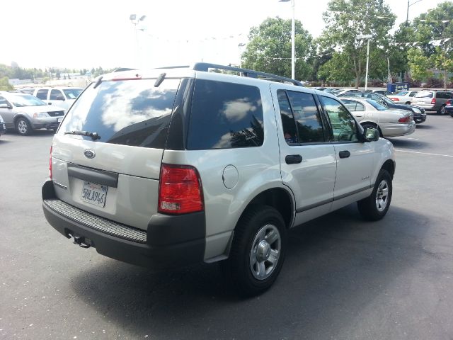 Ford Explorer 2004 photo 3