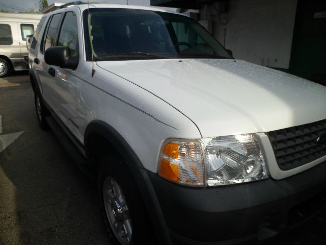 Ford Explorer 2004 photo 1