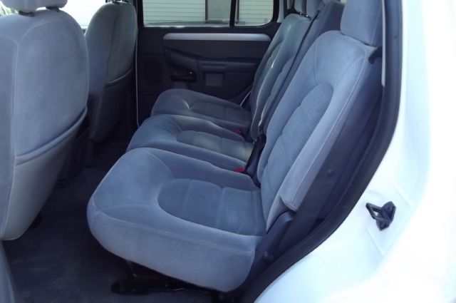 Ford Explorer 2004 photo 1