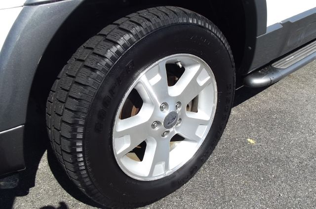 Ford Explorer 2004 photo 4