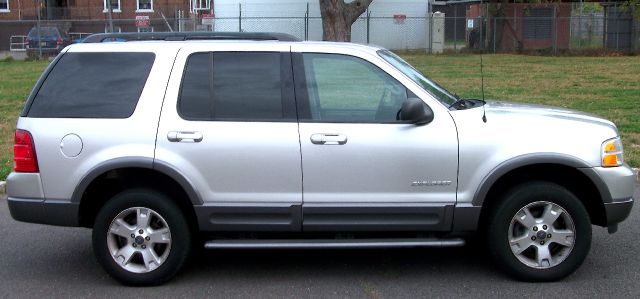 Ford Explorer 2004 photo 1