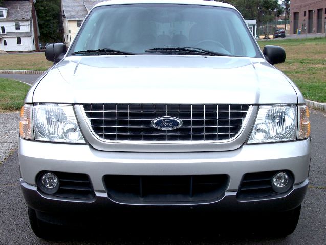 Ford Explorer 2004 photo 2