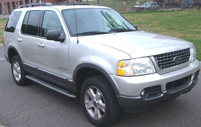 Ford Explorer 2004 photo 3