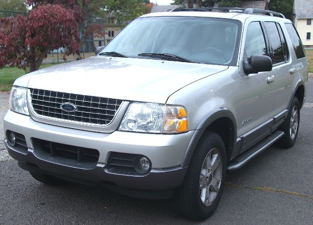 Ford Explorer 2004 photo 4