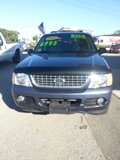 Ford Explorer 2004 photo 2