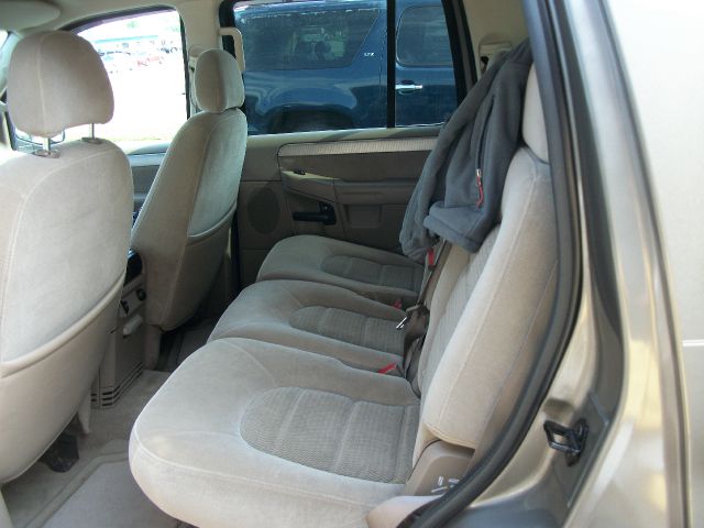 Ford Explorer 2004 photo 3