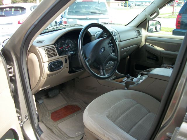 Ford Explorer 2004 photo 4