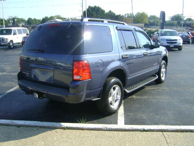 Ford Explorer 2004 photo 3