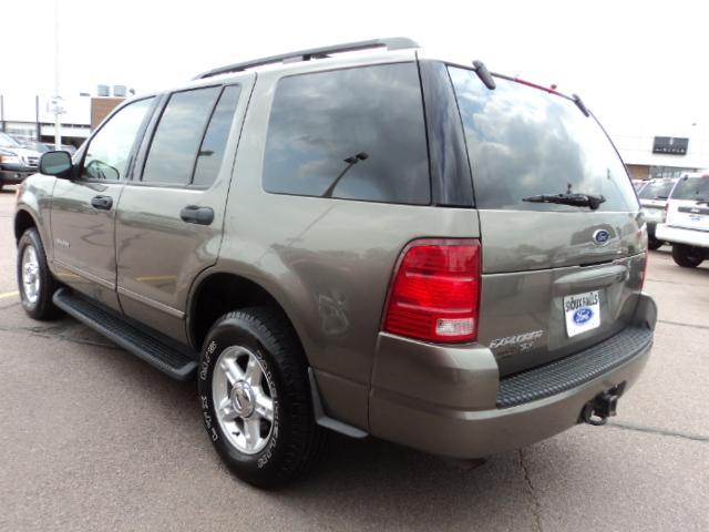 Ford Explorer 2004 photo 1
