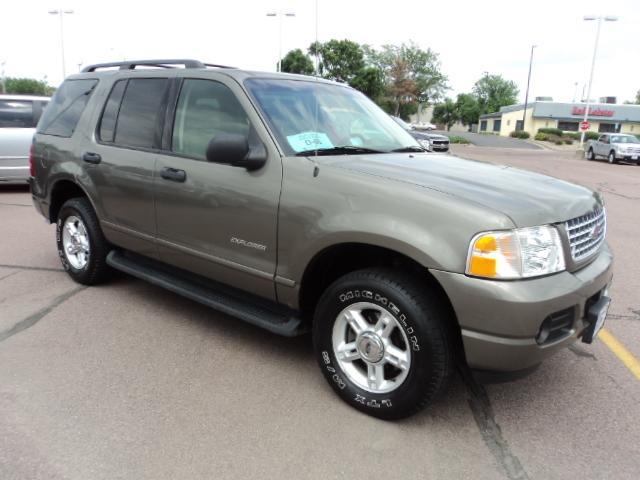 Ford Explorer 2004 photo 2