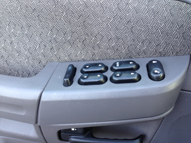 Ford Explorer 2004 photo 4