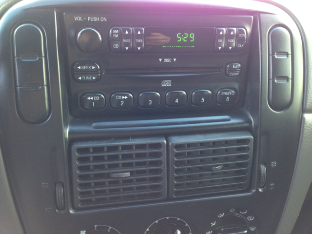 Ford Explorer 2004 photo 7