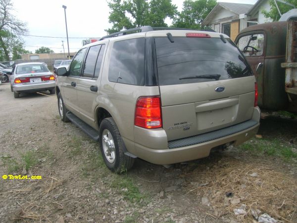 Ford Explorer 2004 photo 1