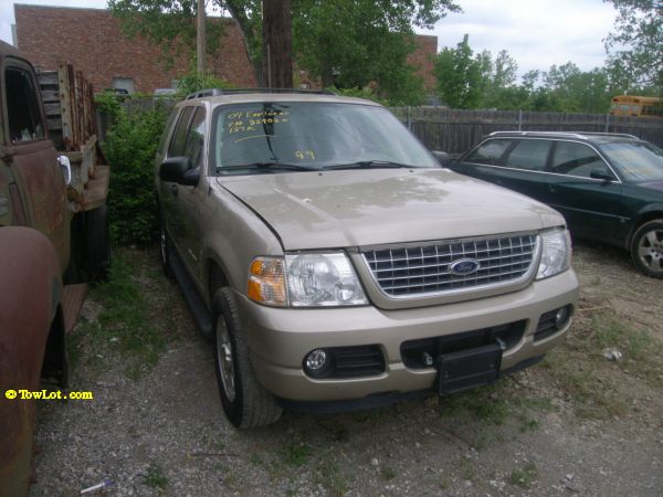 Ford Explorer 2004 photo 2