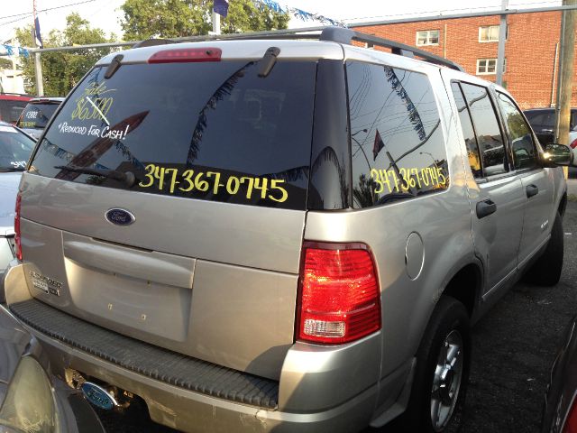 Ford Explorer 2004 photo 3