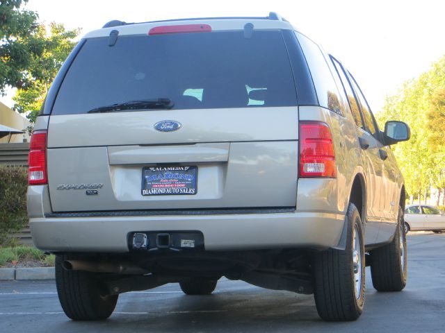 Ford Explorer 2004 photo 3