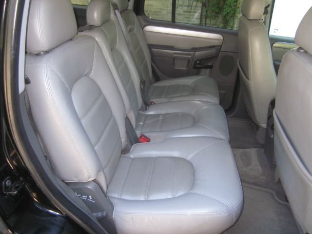 Ford Explorer 2004 photo 15