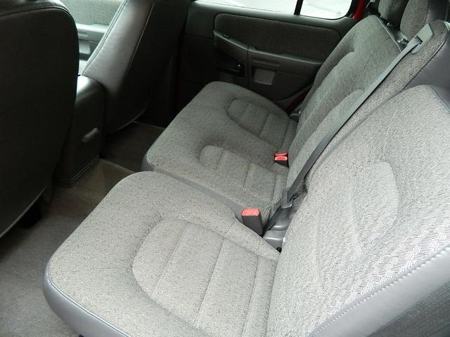 Ford Explorer 2004 photo 1