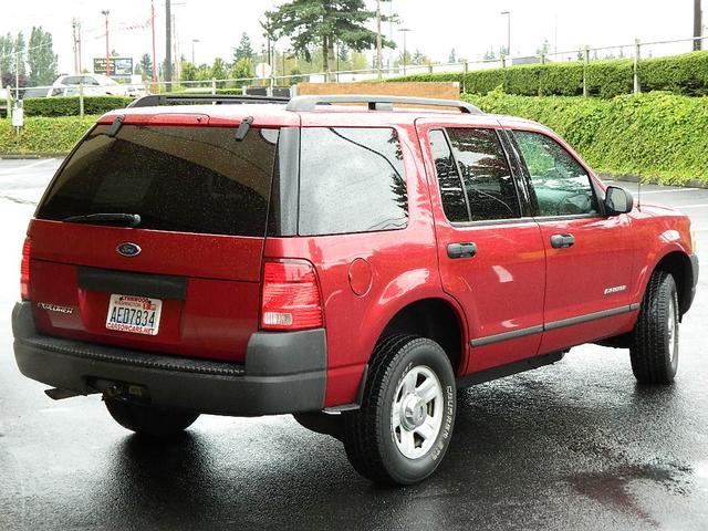 Ford Explorer 2004 photo 3