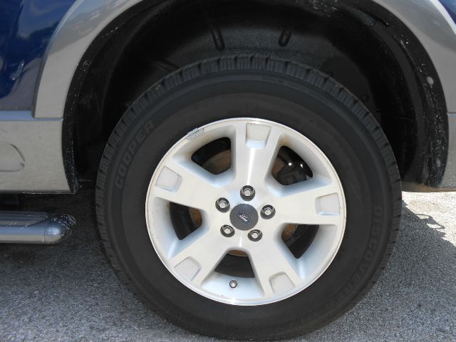 Ford Explorer 2004 photo 4