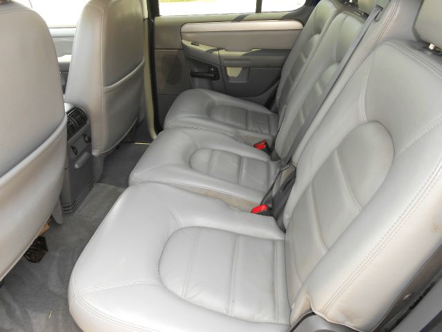 Ford Explorer 2004 photo 8