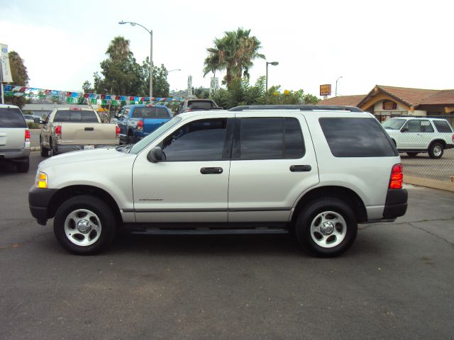 Ford Explorer 2004 photo 1