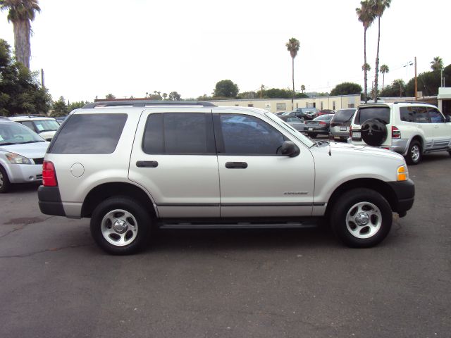 Ford Explorer 2004 photo 2