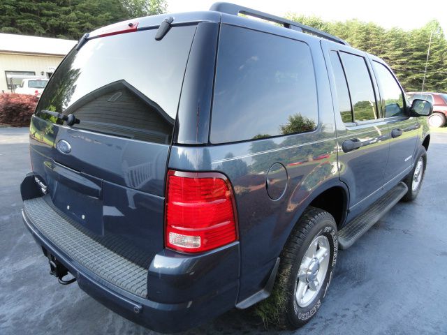 Ford Explorer 2004 photo 1