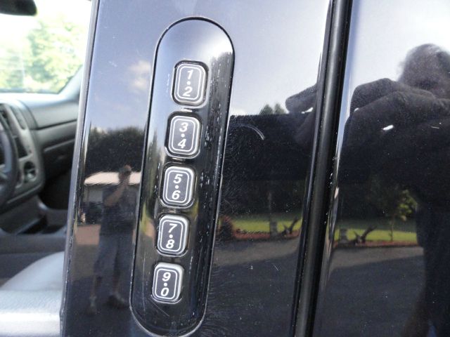 Ford Explorer 2004 photo 13