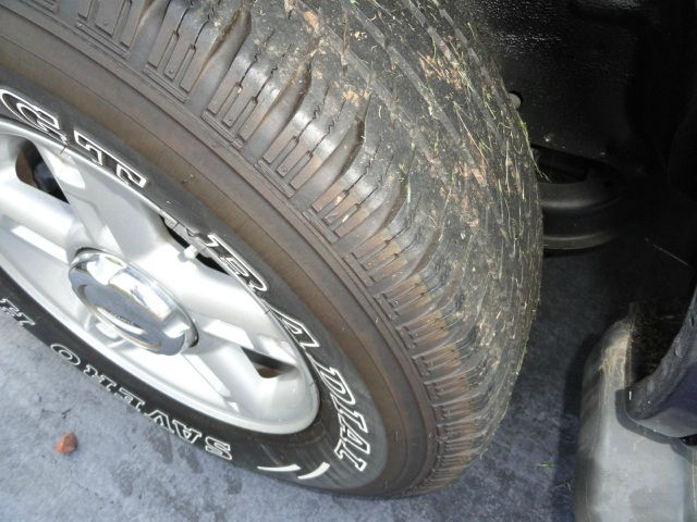 Ford Explorer 2004 photo 3