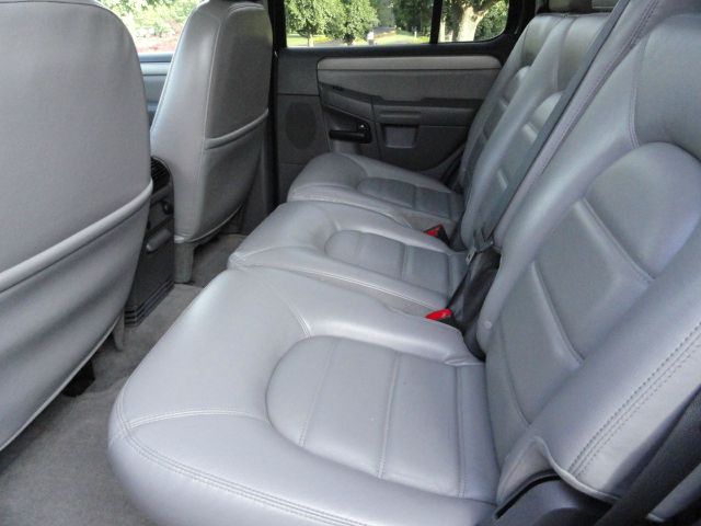 Ford Explorer 2004 photo 5