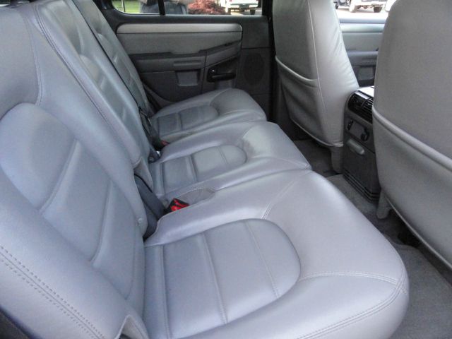 Ford Explorer 2004 photo 7