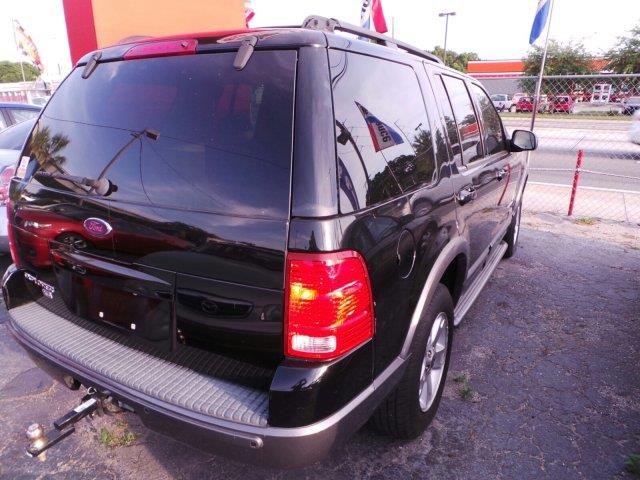 Ford Explorer 2004 photo 4
